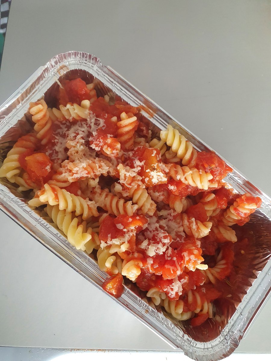 It was wonderful welcoming back our <a href="/KnightswoodSec/">KSS</a> pupils today!🥳 Already smashing it in todays cookery challenge! 💪🍝🥟  #tacklingfoodwaste #leftovers <a href="/KSS_Ecogroup/">KSS_EcoGroup</a>