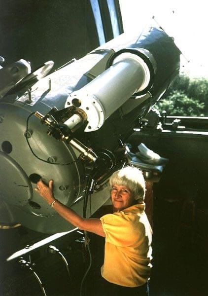 Briankeating's tweet photo. Just after the peak of the Perseid meteor shower on Friday 13 August 2021, Carolyn Shoemaker passed away at the age of 92. She was one of the greatest astronomers of the 20th century discovering 32 comets &amp; hundreds of asteroids. h/t @angelohrg 
https://t.co/Tqmddm90BT https://t.co/3bq32PDyUp