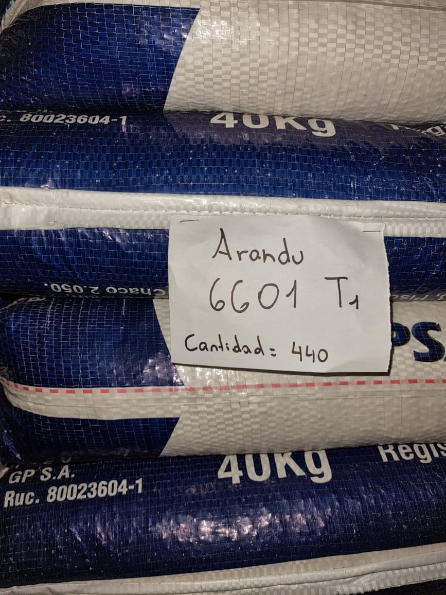 magparaguay's tweet photo. El Ministro Bertoni estuvo acompañado del Viceministro de Ganadería, @marcelogonzfer. La empresa tiene 44.000 bolsas de semillas de soja con una estimación de siembra de 70 a 100 mil hectáreas para la nueva campaña #ParaguayDeLaGente 🇵🇾 https://t.co/ExX8MGep5V