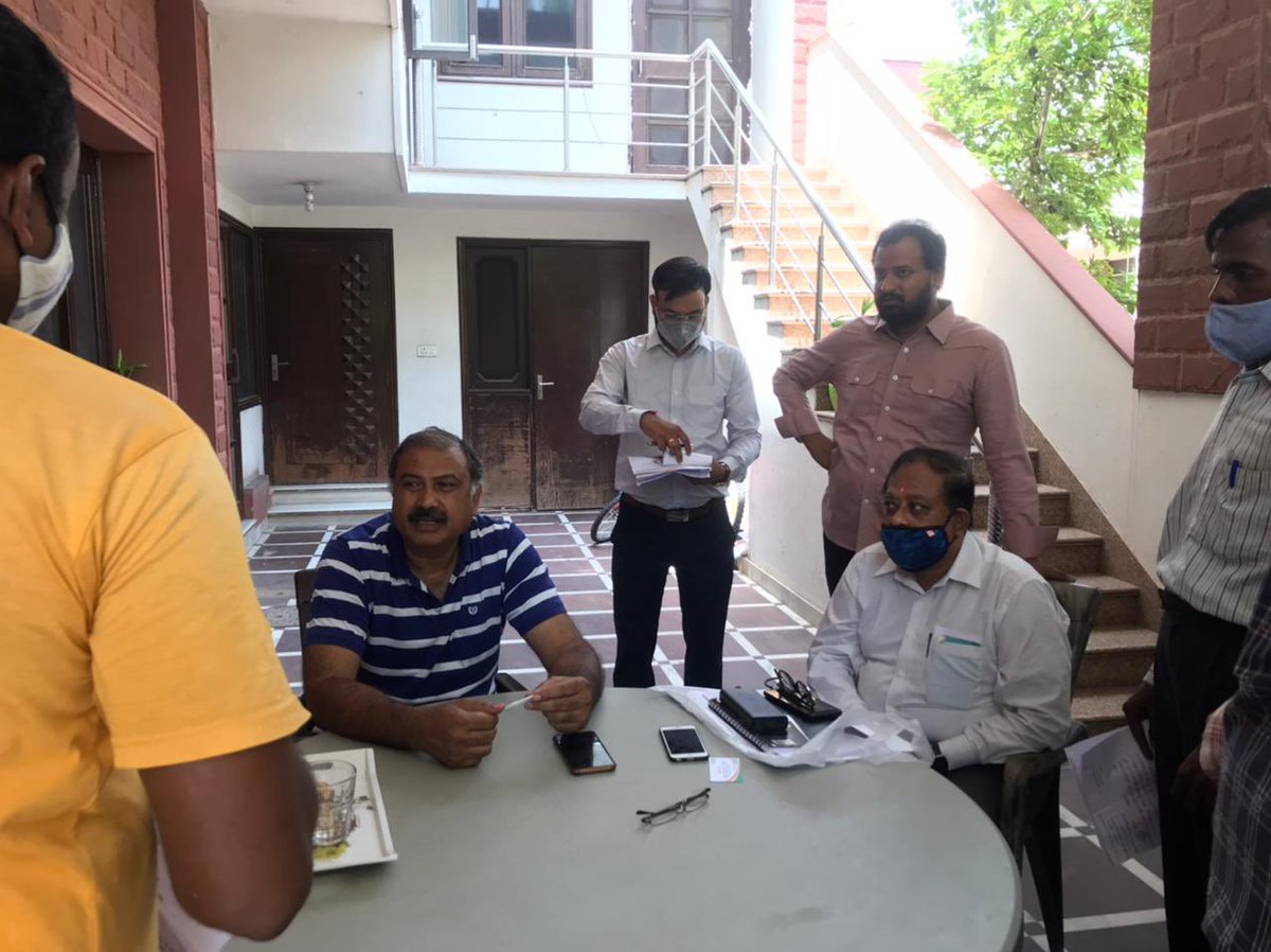 RafeekKhanInc's tweet photo. आज निवास स्थान पर आमजन से मुलाकात कर समस्याएँ सुनी एवं सम्बन्धित अधिकारियों को समाधान करने के दिए निर्देश।

#जनसुनवाई #Jaipur #Rajasthan #MLARafeekKhan https://t.co/JBG8TW2pVc