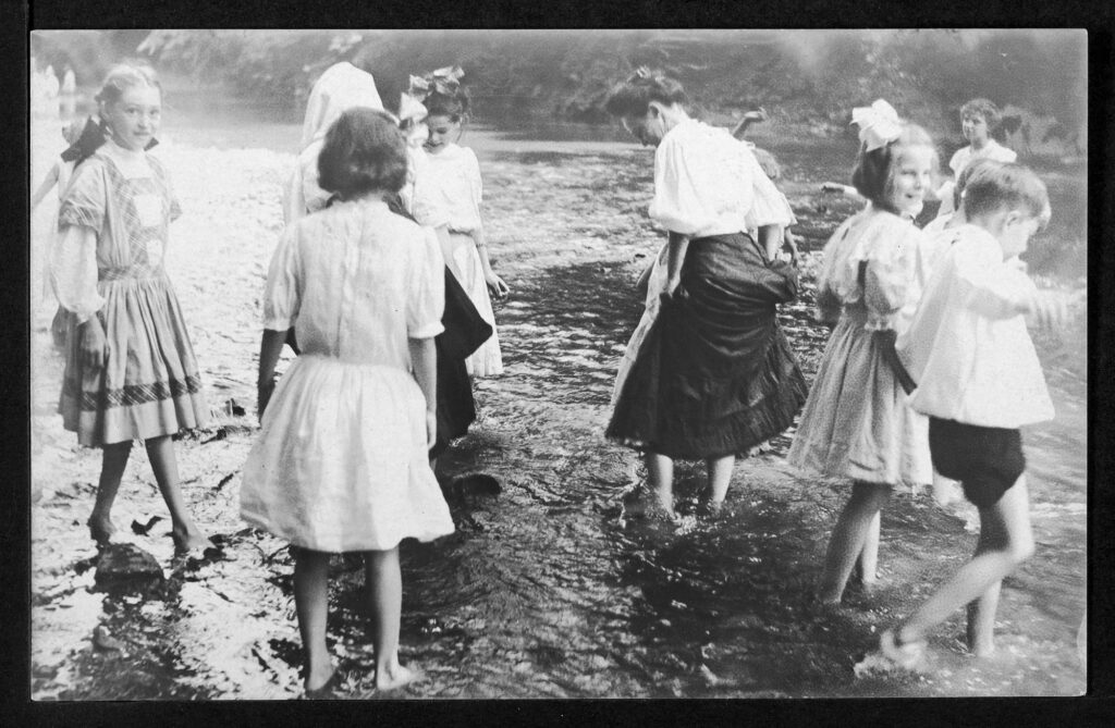 DCist's tweet photo. There were once deep, clear swimming holes near what’s now Union Station.

Now, 70% of D.C.'s streams have disappeared. Where did they go?

https://t.co/HXNhDhTNJf https://t.co/rdPKC4sMrK