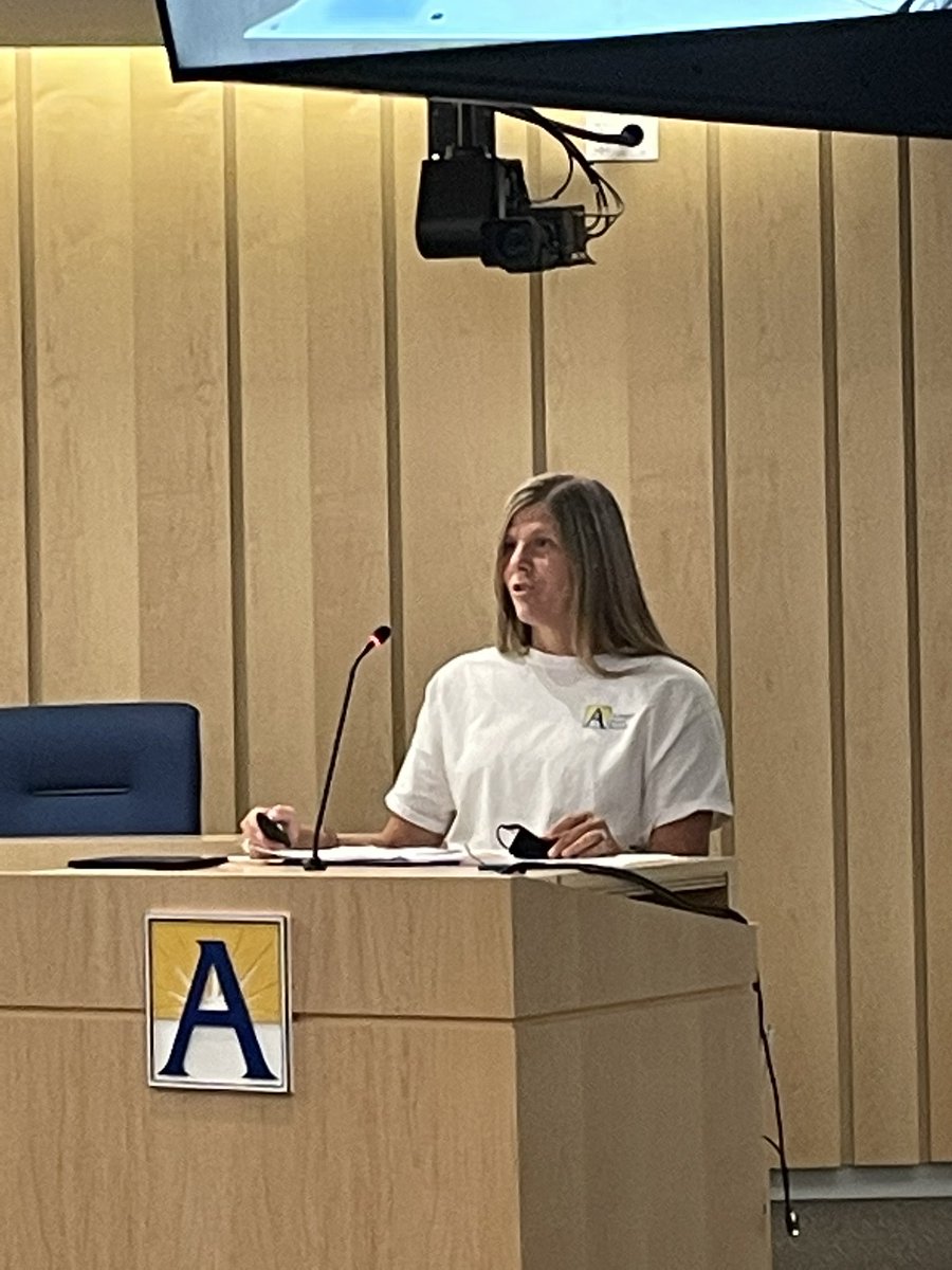 ssarber's tweet photo. What an exciting day- welcoming our new teachers #APSBASECamp @APSlearns https://t.co/k0JyihpPsW