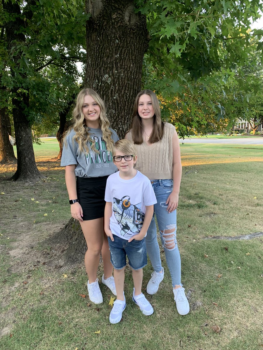2021-22 First Day of school. Senior, Junior and Second grade! #pointerpride #pointerspresson