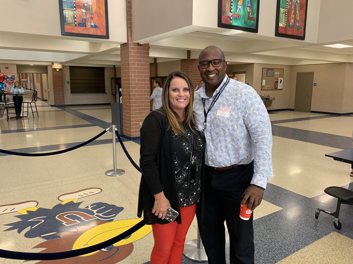 UrbandaleCSD's tweet photo. We’re thrilled to welcome our new teachers & administrators during New Teacher Academy today! We’re so glad you’re here! We are #betterwithU! #caring4U https://t.co/bKrLMjECMn