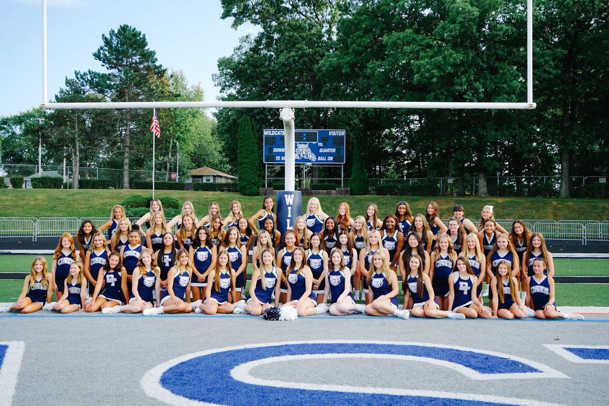 DT_Cheer's tweet photo. Wishing a safe and healthy season to all of our Wildcat teams! πβ½οΈππΎππβ³οΈ @DallastownSD @DtownWildcats @DTWildcatBand
#feoweo https://t.co/9R2v6fQPga