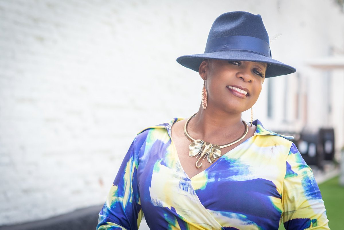 TLBails's tweet image. Just me!!💋💋 This is the last week on my #TiaRoadTo50 tour. Next Sunday, I will have made 50 trips around the sun! It’s a Bad &amp;amp; Boozy Cheers to Fifty type of week. I’m looking forward to shouting THIS IS FIFTY!! #TiaTheYearOf50 #ThisIs50 #TiaMichelle

📷: @thesnappydiva