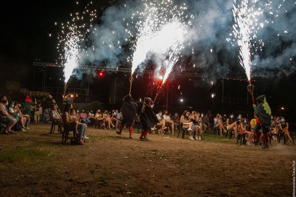 DiablesSerpents's tweet photo. 🐍💎🔥 Com no podia ser d'una altra manera, vam ser a l'espectacle del @SerpentManlleu aportant un toc de foc a una nit màgica i diferent de Serpent a #Manlleu!

📷 @immaculada i @xevigut. https://t.co/KzvhjmKMrZ
