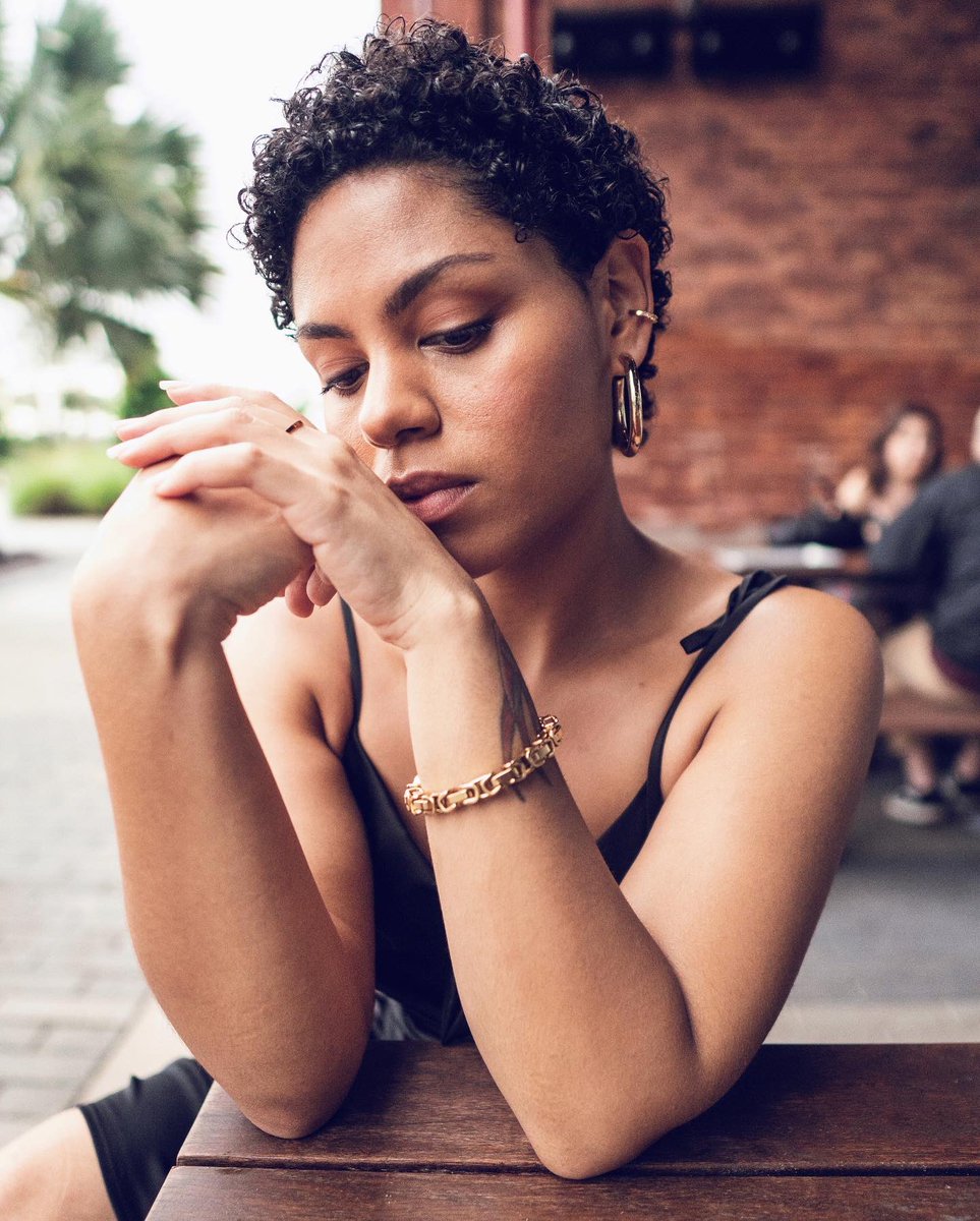 travmatic's tweet photo. #portraitphotography “No-Look” or “Look”? https://t.co/CnPjGiG4eY