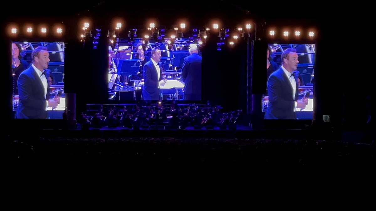 russellthevoice's tweet image. What a truly magical evening last night was at Audley end !! It was wonderful to see so many smiling faces and to feel the joy that music, song and togetherness bring. Thanks to everyone who made it such a special evening 🙏❤️ #davidarnold #nhschoir #rpco #ChristinaJohnston
