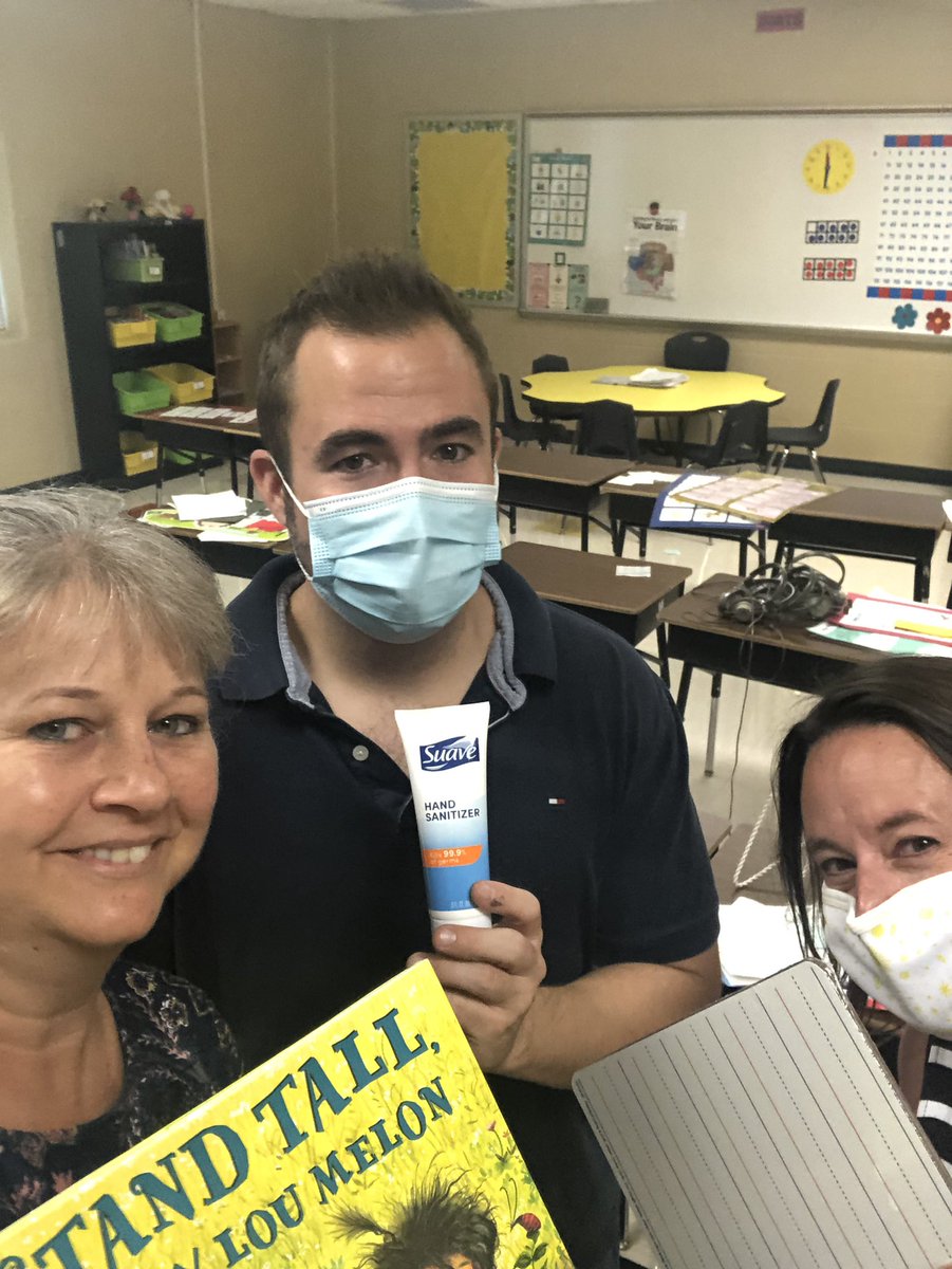 teacherbeezness's tweet photo. Fav classroom tools @carnahanreunited https://t.co/s7QpLOeIEQ