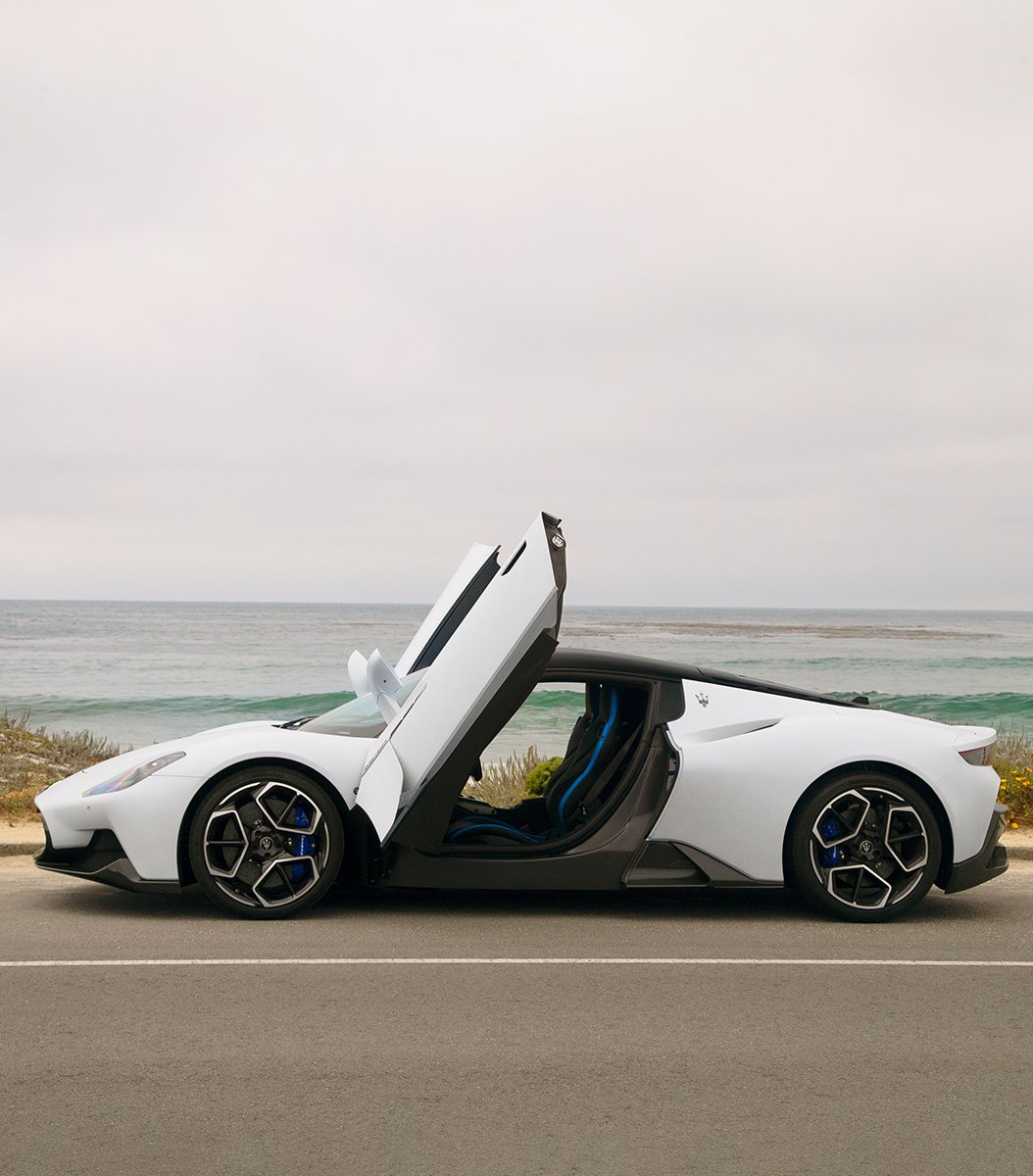Italian vibes in the Californian summer. The #MaseratiMC20 made its Northern California debut this weekend during the Pebble Beach Concours d’Elegance. 

#MontereyCarWeek #PebbleBeachConcours
