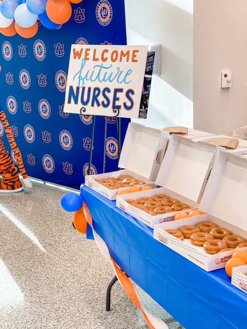 AUNursing1979's tweet photo. Thanks to @AubietheTiger01 for helping us kick off the first day of Fall '21 and welcoming back all of our future nurses! #WarEagle https://t.co/lZ3TKlEJY8