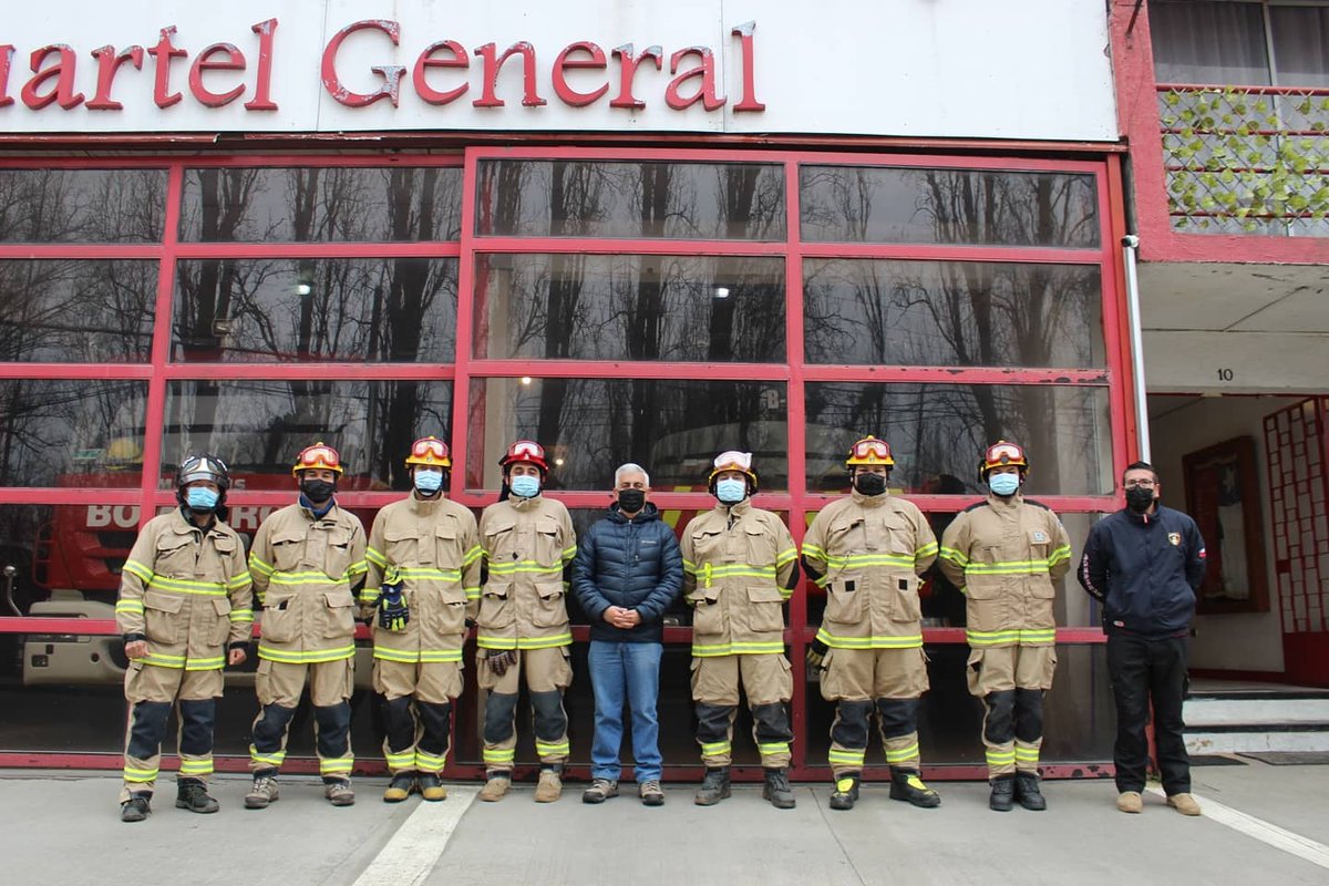 El día de ayer el alcalde Quintana saludó a voluntarios de la 2° compañía de Bomberos al celebrar su aniversario n°58.