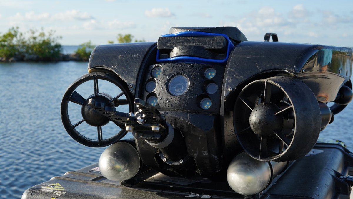 deeptrekker's tweet image. Tech on Deck: The Coolest Gadgets to Keep on Board by @boatint rounds up the best onboard tech of 2021 - including the REVOLUTION! Check it out:

bit.ly/3ACseGW 

#ROV #remotelyoperatedvehicle #yacht #shipping