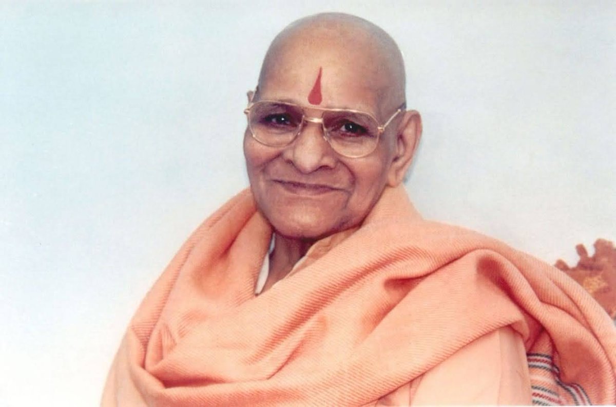 _Jagadguru's tweet photo. किती प्रेमळ सद्गुरु माय , मुक्ती दीदली धरता पाय... https://t.co/LAaI1ipBdY