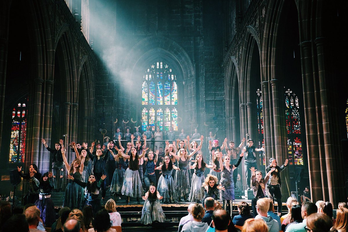 AlfieJR__'s tweet photo. The Hunchback of Notre Dame. After the past 2 years in the world, and in theatre - this production felt like it was really needed. Thank you #AlexSutton, thank you @JordanLi_Smith + @BenCoxMD, thank you @marksmith_prod. Thank you @AIMenken @composerstephen x 📸 Konrad Bartelski https://t.co/fbI04nQYUv