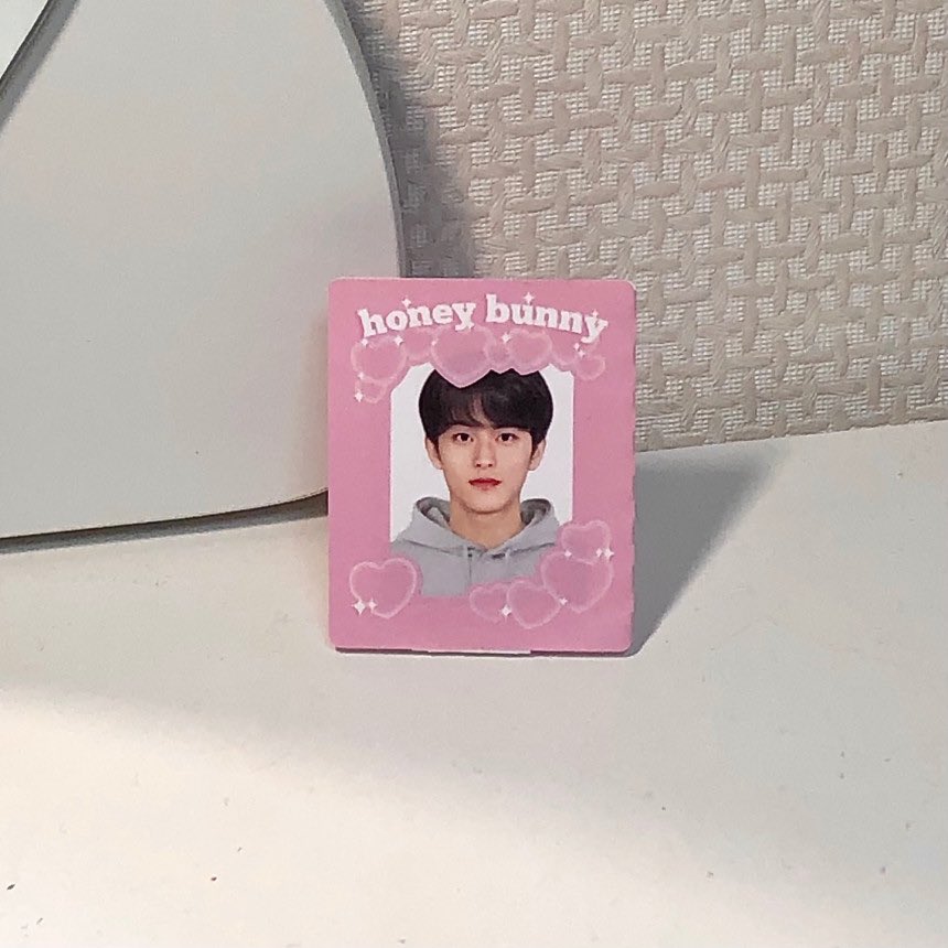 bhappy_store's tweet photo. พร้อมส่ง ♡ waytoofetch 

DIY sticker frame
แผ่นละ 60 บาท 

ค่าส่ง 30/50
#สติกเกอร์เกาหลี #waytoofetch https://t.co/3DAbGRsjE8