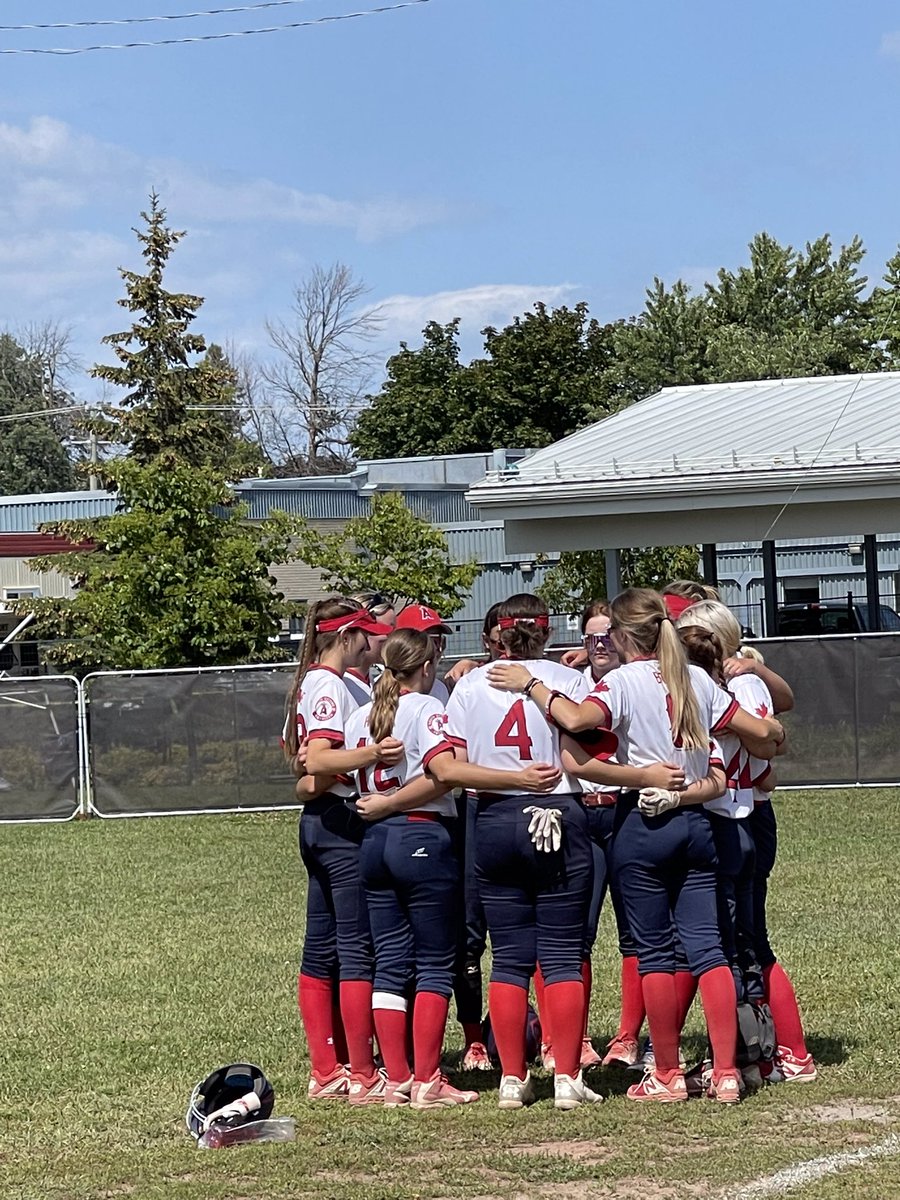 613_Angels's tweet photo. Angels finished up the Border Battle in the semis - was a fantastic weekend with an awesome team! Thanks @scottsearle &amp; @ElissaSivel for checking it out! #GoAngels #WomensFastpitch #team https://t.co/yWnBthlZwm