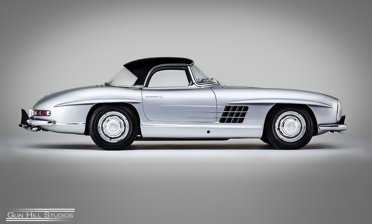 gunhillstudios1's tweet photo. What we do in our studio when we are not out an about shooting trackside ;-)
#mercedes #SL280 #merc #classiccar #studiophotography #mercedesmonday https://t.co/6evA2kNz7V