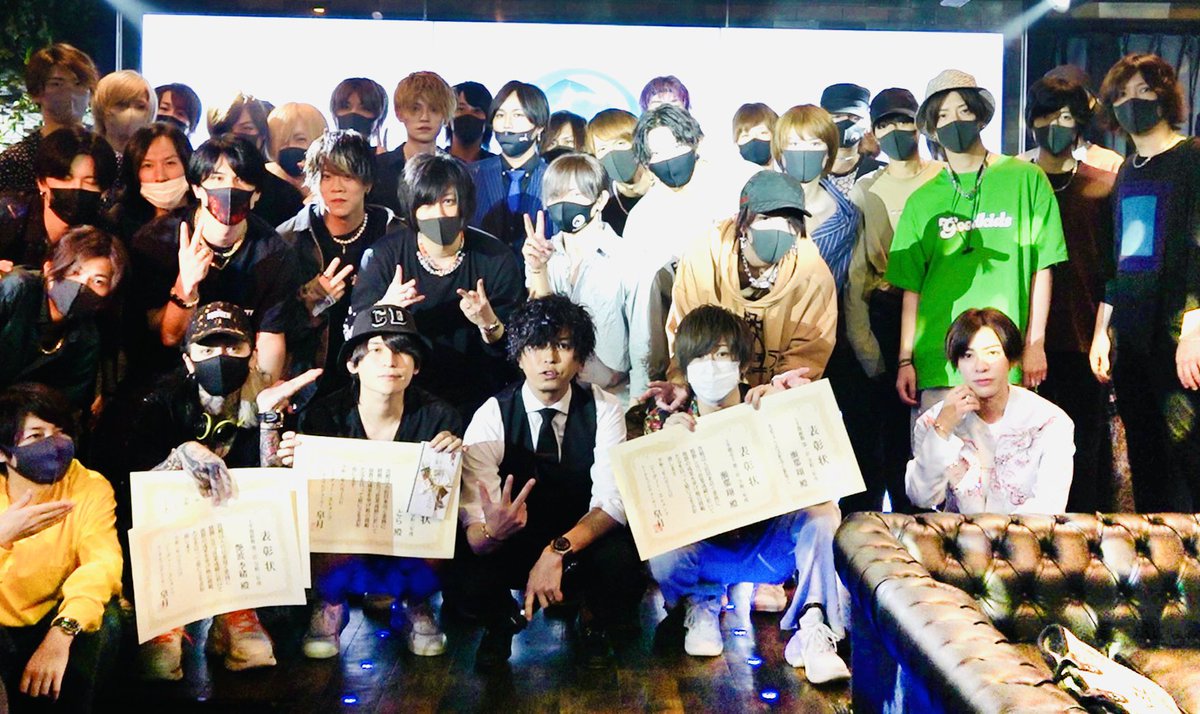 ご時世なので少なめですが
エレメンツ2021年上半期表彰式に
gdエレメンツ参上🎊👍

上半期売上No. 1とら
<a href="/10rh6/">とら</a> 
上半期組数No. 1翔
@gd_kakeru_sena 

おめでとぉおおおおお㊗️❤️

#gdエレメンツ #gdオゾン #gdハイドロ #gdニトロ #エレメンツナゴヤ #グルダン