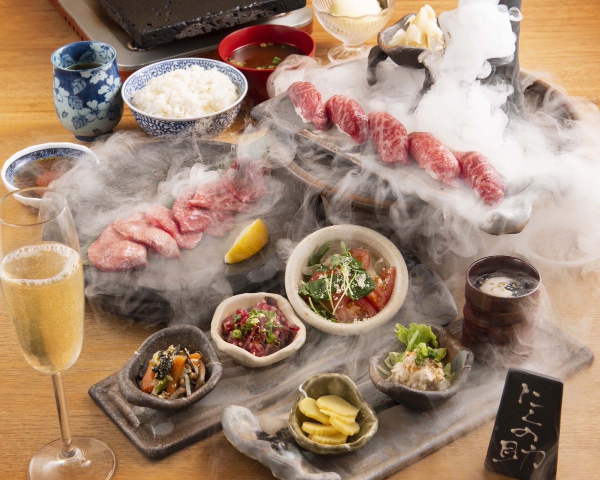 にくの助 公式 お弁当開始 肉寿司と溶岩焼肉で素敵な時間を 11時より肉肉しく営業中 29nikunosuke29 Twitter