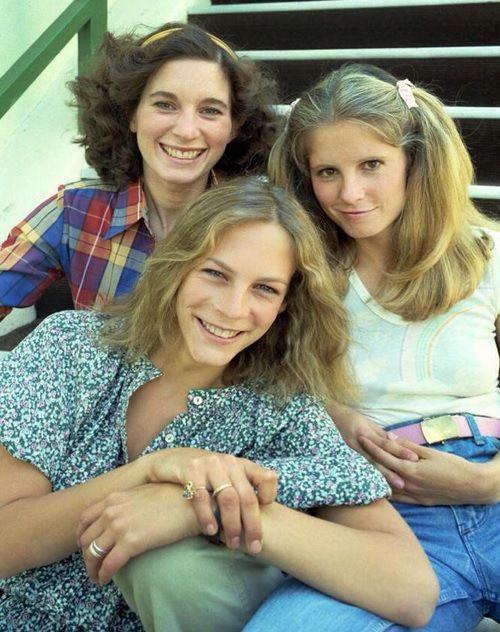 TotallyLyndaV's tweet photo. We’re totally seniors! #HaddonfieldHigh #ClassOf1979 #MichaelMyersMonday https://t.co/RHHjdnWlLZ