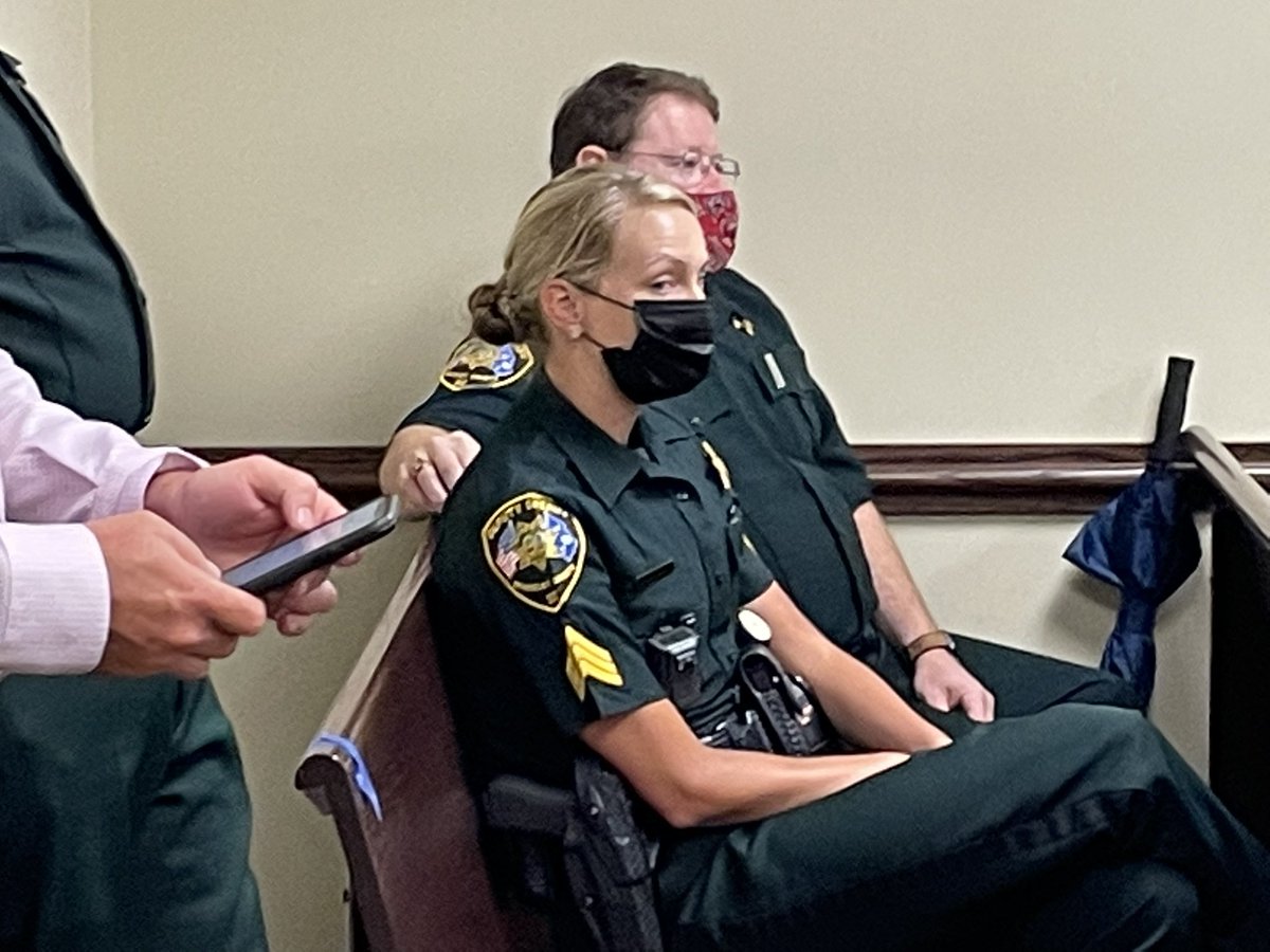 jtighe08's tweet photo. Deputies w/@BerkCoSheriff await bond court hearing for civilian driver accused of DUI in wreck w/deputy Joshua Whitmore over the weekend. #BerkeleyStrong #WhitmoreStrong @ABCNews4 #chsnews #chs https://t.co/1gUPfCrHcL