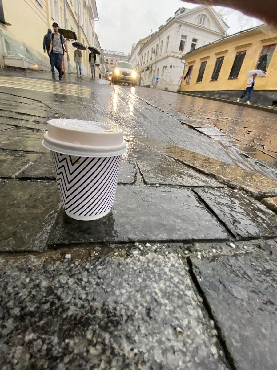 Каким-то чудом мои понедельники стали приятным днем. Рецепт простой - поздно лечь в субботу. И мало поспать с воскресения на понедельник. Страшно? Да. Но бодрит. Может дело не в этом. Но люблю понедельники. А во вторники я умираю…