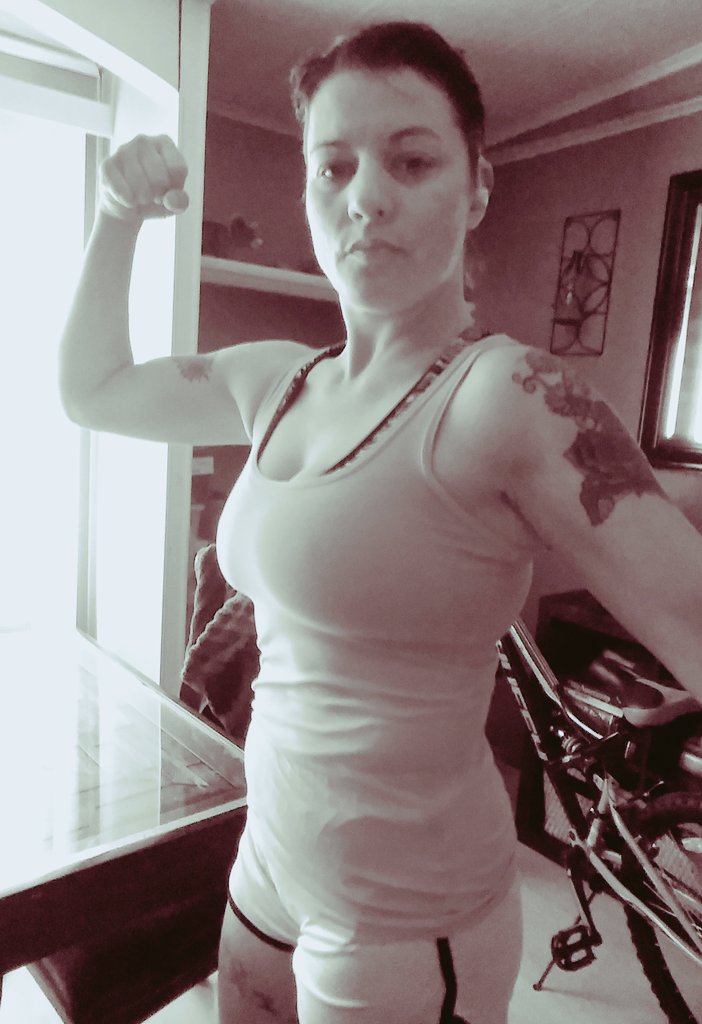 Cereza_Hermosa's tweet photo. Happy Monday Peeps!! 🤘💋🍒
#mombodmonday #gettingbetterwithage #planksdoabodygood #41andcounting #abettermeisintheworks https://t.co/ERpxM8SxDy