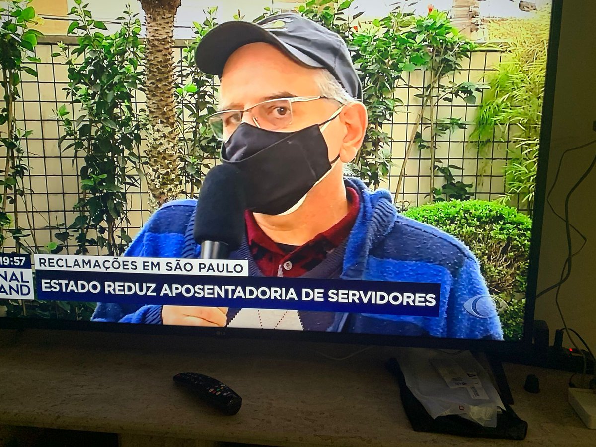 sintunesp's tweet photo. "Diante deste nosso período caótico, a mídia não divulga a nossa luta. Rara exceção foi  a reportagem da @RBandeirantes  divulgando sobre os Descontos Previdenciários pesando sobre os salários dos Aposentados e Pensionistas de SP. https://t.co/QCO1c9UMXb #ContraPLC26JaPDL22
"