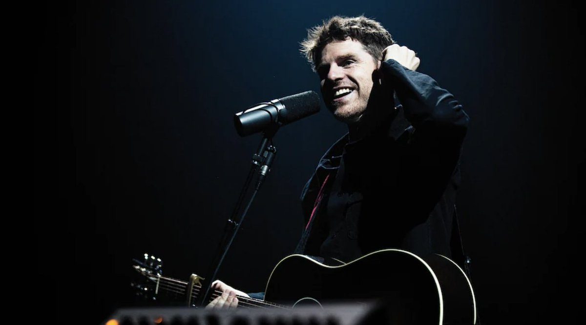 🚙<a href="/andrerobitaille/">André Robitaille</a> s'est entretenu avec <a href="/vvallieres/">Vincent Vallières</a> pour parler de sa tournée solo et de son amour du Québec ▶ rc.ca/S5lFMz 🎸 #dessinemoiunété