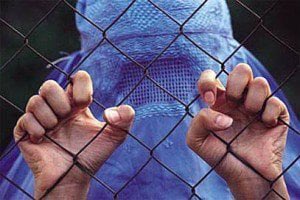 #SOSAfghanistan #burkamutila Hay que parar esto ya 😢