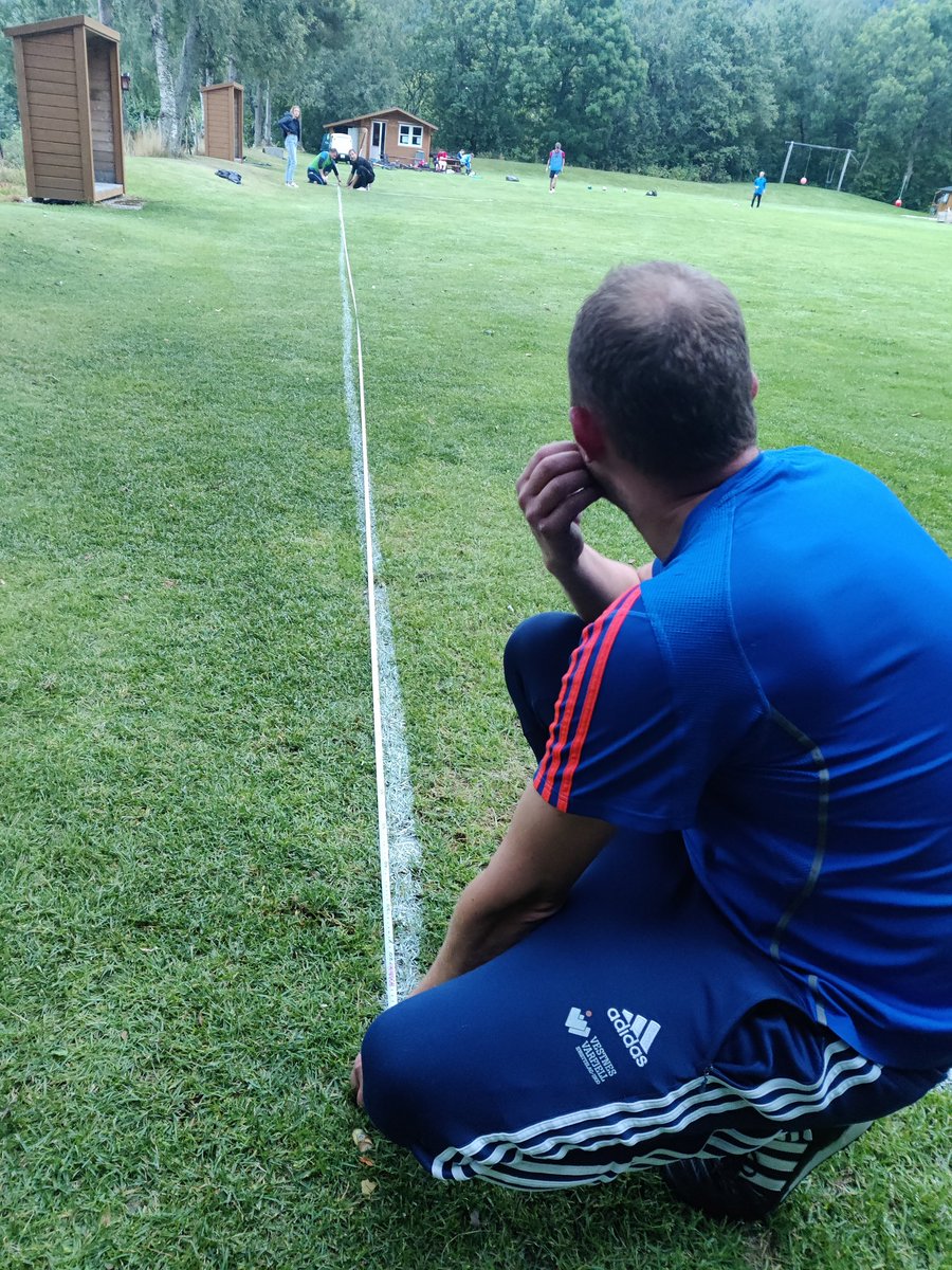 Dagen før dagen. De siste forberedelsene før vår første offisielle seniorkamp siden 1982. #breddefotball