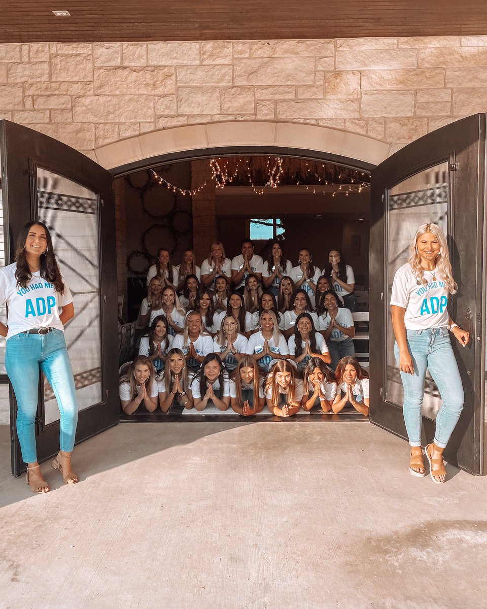 texastechadpi's tweet image. We as ADPi open our doors to a sisterhood full of loving, kind &amp;amp; strong women ready to welcome you with open arms!! 🤍💙🤗🤩
#GOADPi #techrec21 #ttu25