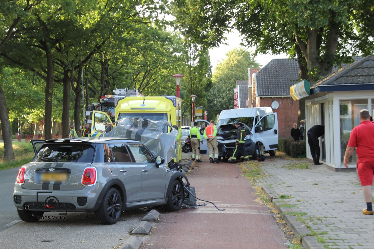 Melding ambulance Sluisstraat Musselkanaal inzake aanrijding