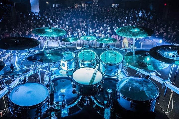 Miss this view and can’t wait to get back to it soon ❤️🤘❤️ Endorsements: @sonor_drums @SABIAN_Cymbals @RegalTipSticks @TrickDrumsUSA @EvansDrumheads @DrumDial @hardcase_drums @The_Kelly_SHU @USAudioTechnica @Alesis #touring #imonolith #sweatingmyballsoff