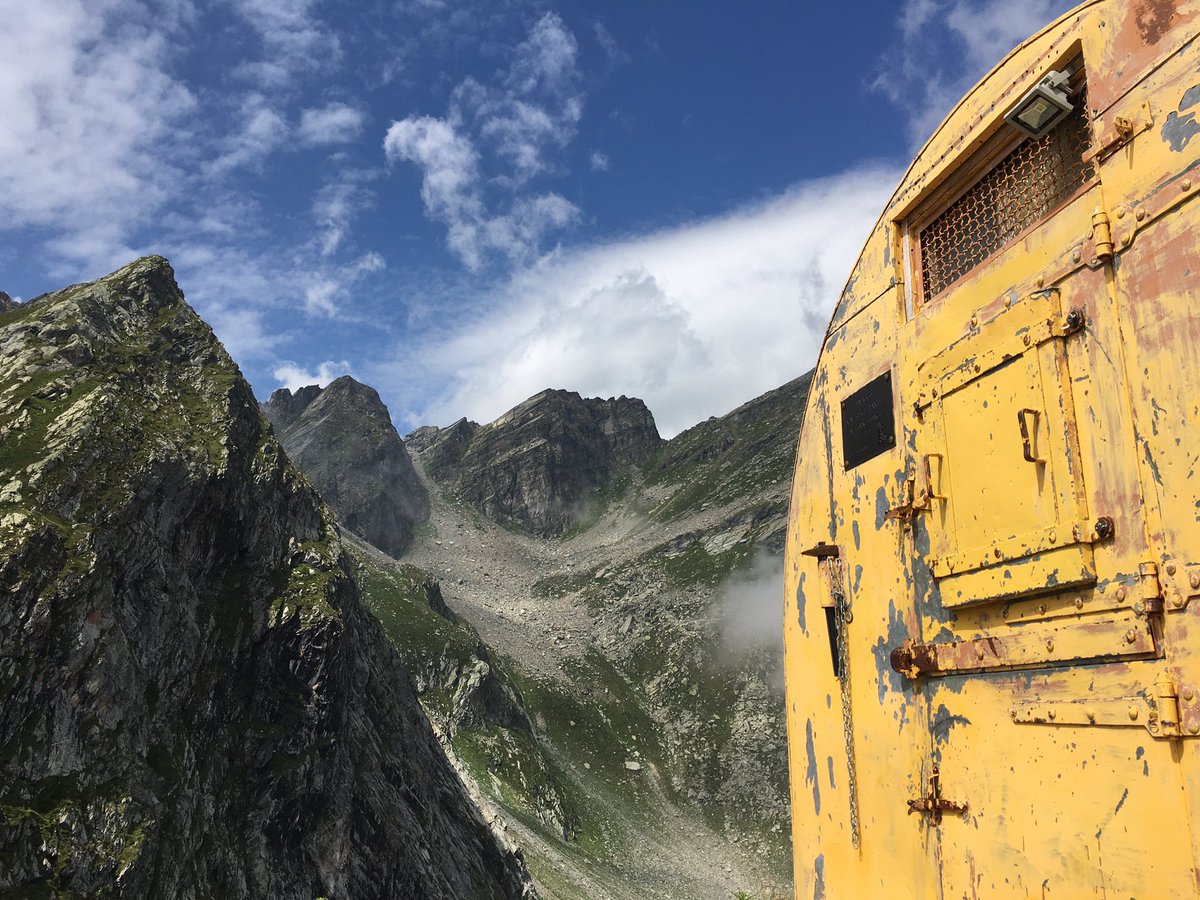 Alagna Valsesia 1200 m - Otro 1700 m - Bivacco Ravelli 2504 m

Come riempire occhi e cuore di meraviglia! 

#iluoghidelcuore #valsesia #alagnavalsesia