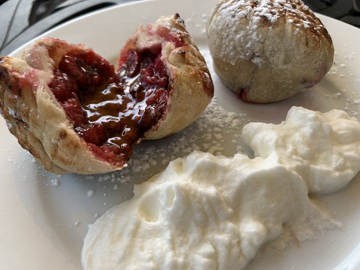 Can you grill #Nutella and #raspberries? #mygrillie can!
#mygrillie mygrillie.com see the dessert