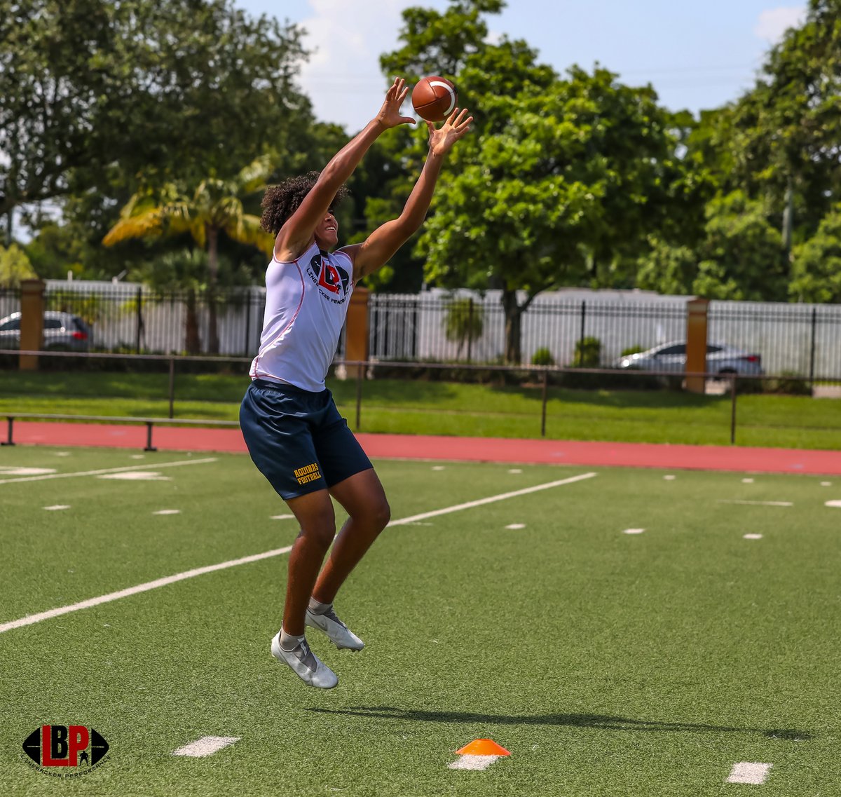 _CoachHodge's tweet image. Check out a few action shots of Co-MVP @justin_coles9 from our Ft. Lauderdale #LBretreat2021. Dynamic, Smooth, and Rangy... Stay tuned... #LinebackerPerformance