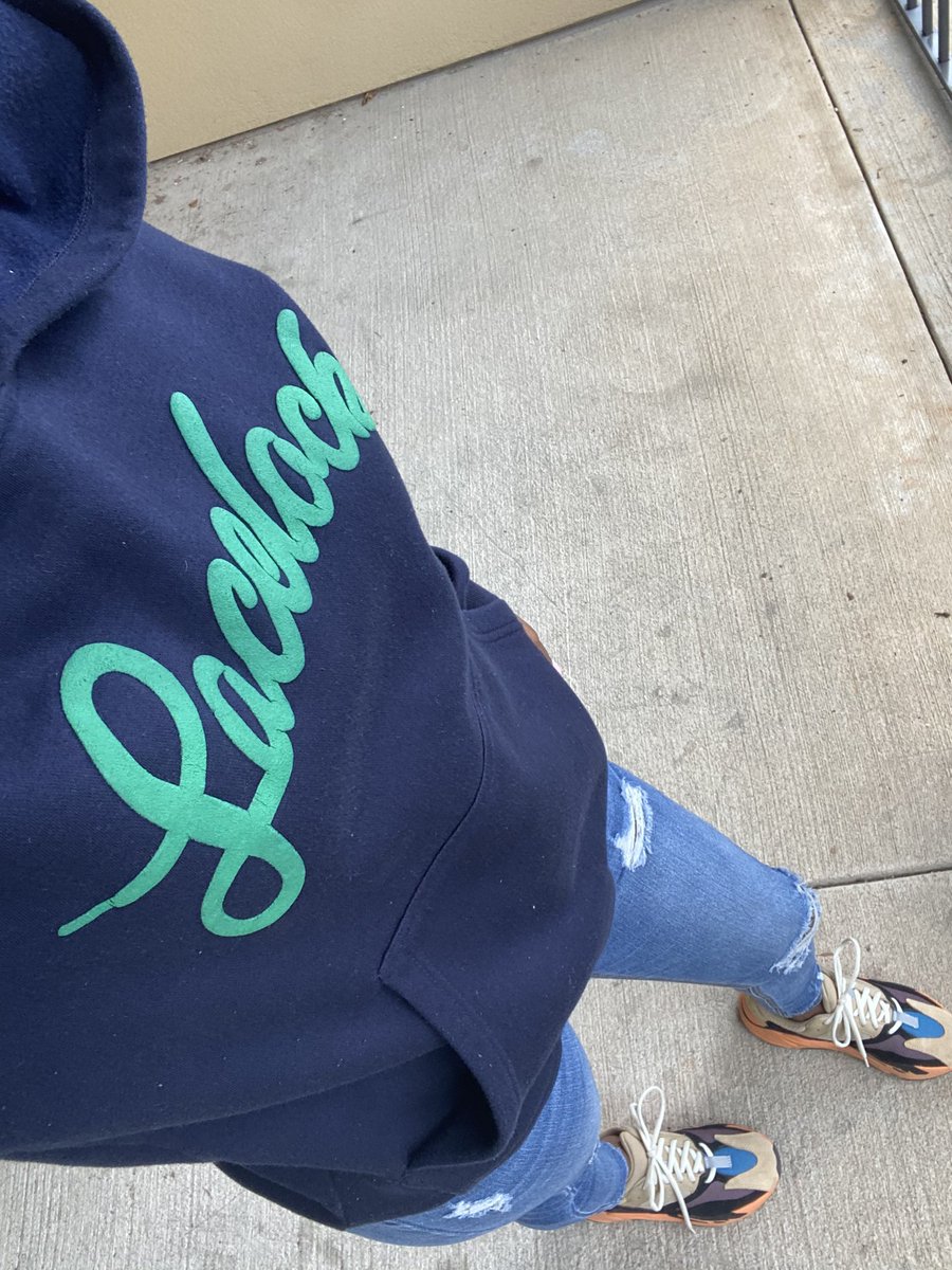 vvsjess's tweet photo. #LaceLocksDailyChallenge it’s raining where I’m at, i got #LaceLocks for any weather! I went OG Navy Hoodie. Y’all forgot about these! @decaturchop @atraewayjoint @moxannies WYA https://t.co/z4x8Q7ad8S