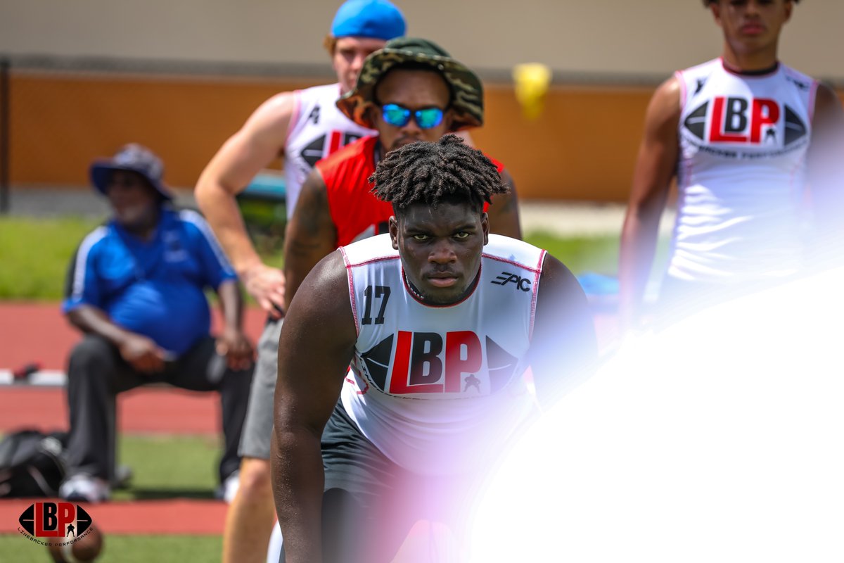 _CoachHodge's tweet image. Action shots of Co-MVP @SmithTheotis at our Ft. Lauderdale #LBretreat2021. Instinctive, Tenacious, and agile... Pay attention... #LinebackerPerformance