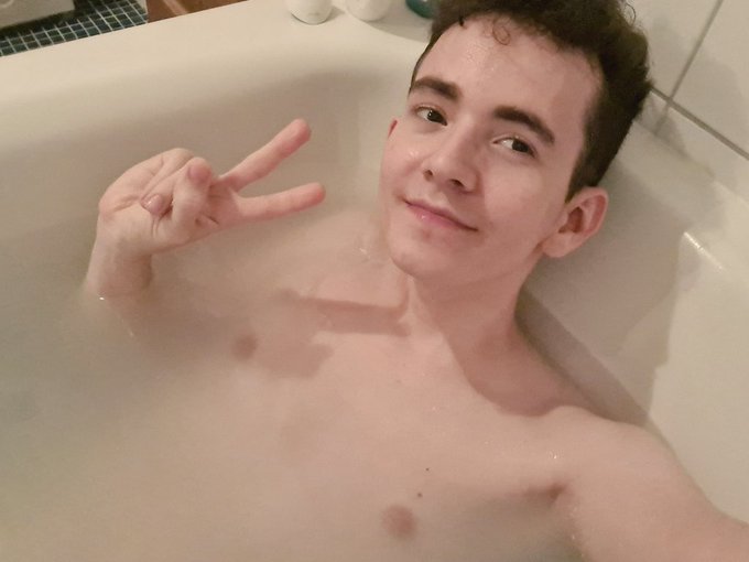 That's me in a bath... yep. ? I am not sure if I continue without a mask normally but it's getting too