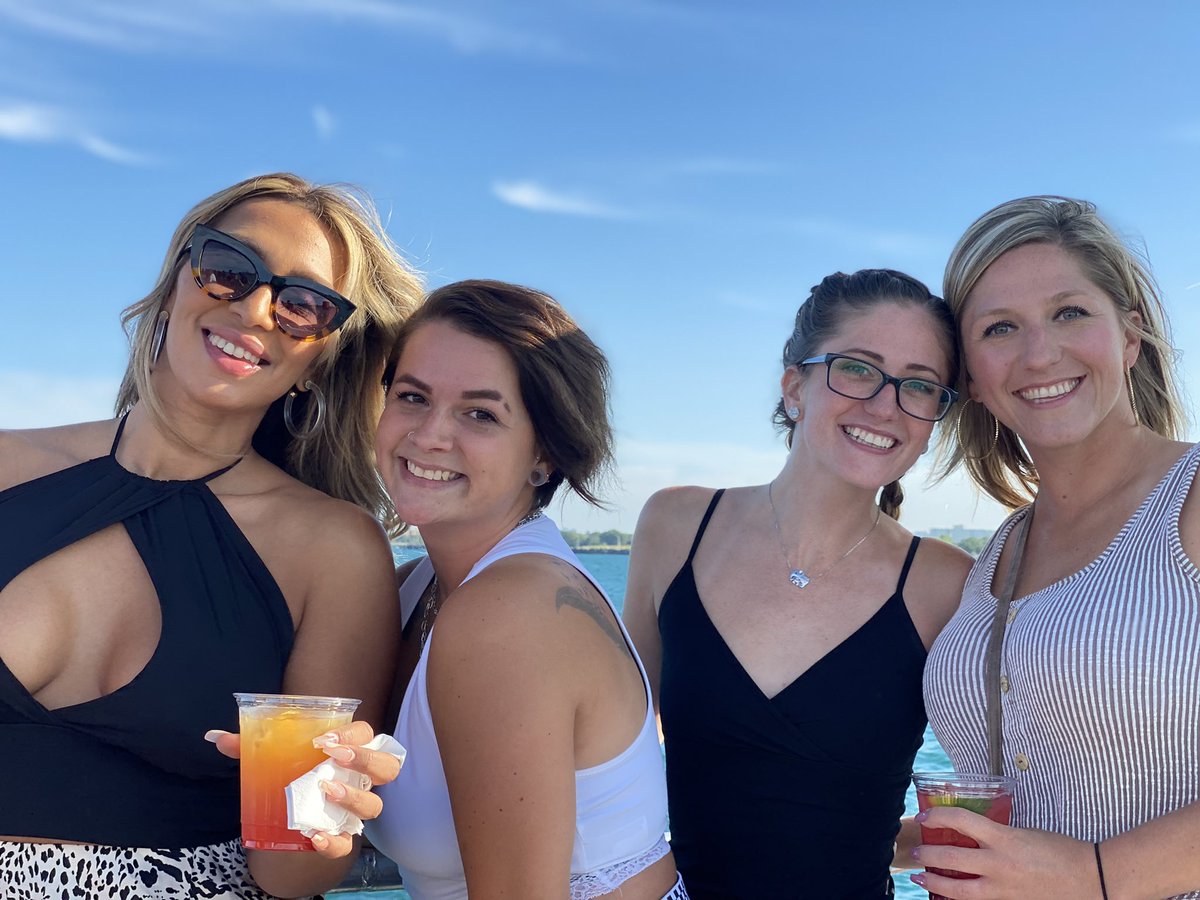 Chi20Something's tweet photo. We know, we know, 2021 has gotten us all out of whack! Remember, the Air &amp; Water Show is this weekend. Get a seat on one of boats before we’re all book!!
✈️🛫🛬🛥🛥🛥🚤🛸🚀

https://t.co/l9FCD6wD78 https://t.co/yoYlHIaqqN