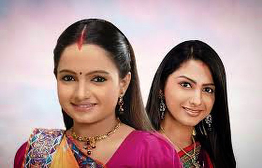 devoruchafc's tweet photo. #EXCLUSIVE 
-
Some fans demand the fact as Rucha Hasabnis is not a part of the new show Tera Mera Saath Rahe! Ruchastic fandom do not accept as another actress to play Rashi’s role in the new show #teramerasaathrahe from @starbharat ! They want #goshi bond back!
#EXCLUSIVE #TMSR https://t.co/etxFDKPpEj