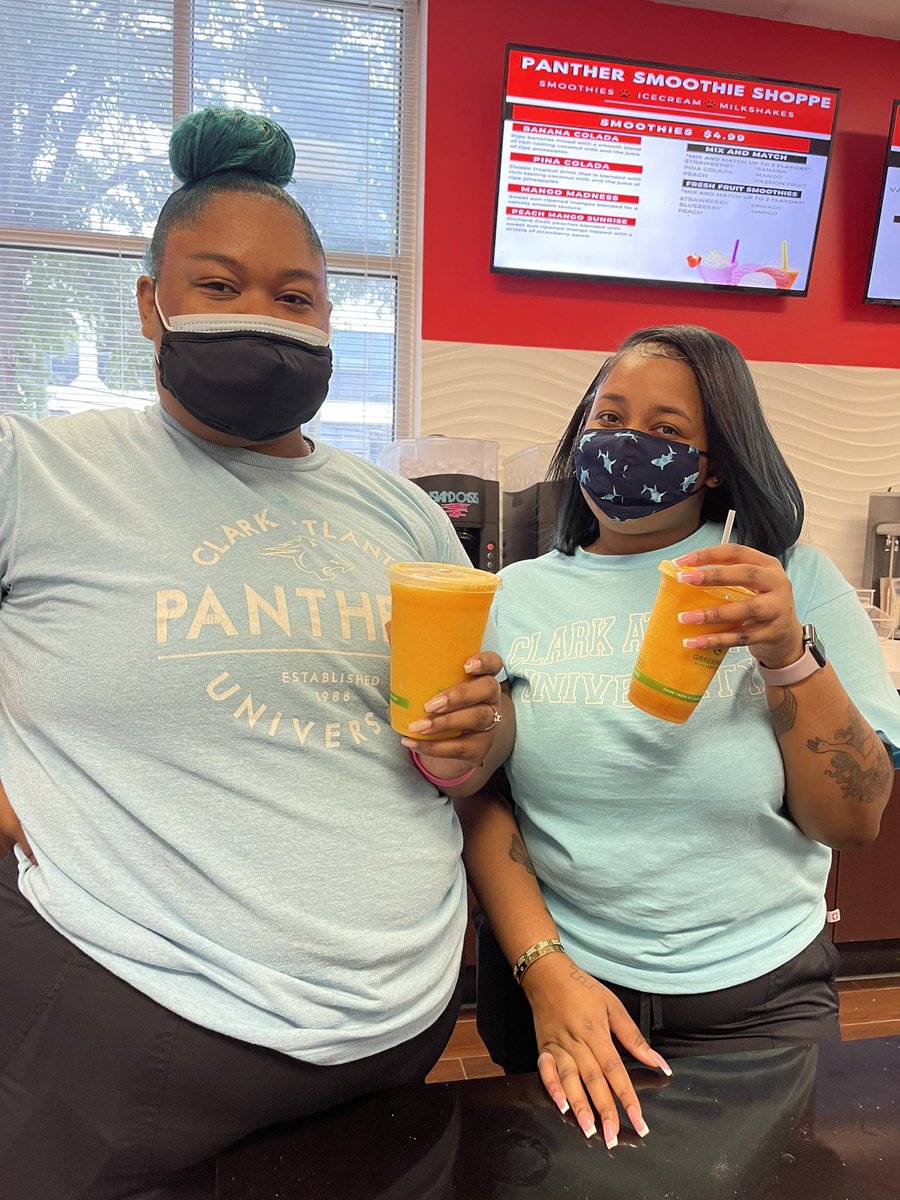 ClarkAtlDining's tweet photo. Stop by and visit Jordan and Bianca at Panther Smoothie Shoppe and try a delicious smoothie or simply to go option! We’re open till 9pm 🥤 https://t.co/iwQWqvDLKt