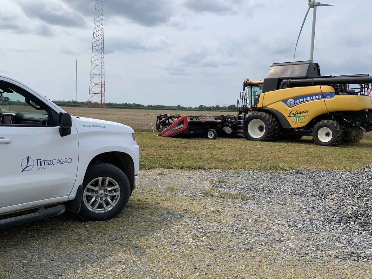 jbox644_box's tweet photo. Spring Wheat trial harvesting in Crysler. 28% treated with Excelis Maxx for increased yield. @LafranceAg , @HarvexAg ,@TimacAgroCanada #Excelis Maxx https://t.co/cFkyO7zCzJ