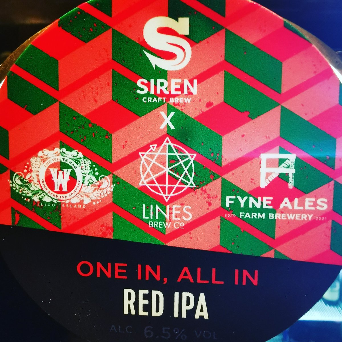 We are loving this red IPA, a collab by <a href="/sirencraftbrew/">Siren Craft Brew</a> <a href="/thewhitehag/">The White Hag</a> <a href="/fyneales/">Fyne Ales</a> @linesbrewing

Its delicately sweet and vibrantly fruity. 👌

#welovebeer #kingstreetbeer
#kingstbeerscene #kingstreetbeerfamily