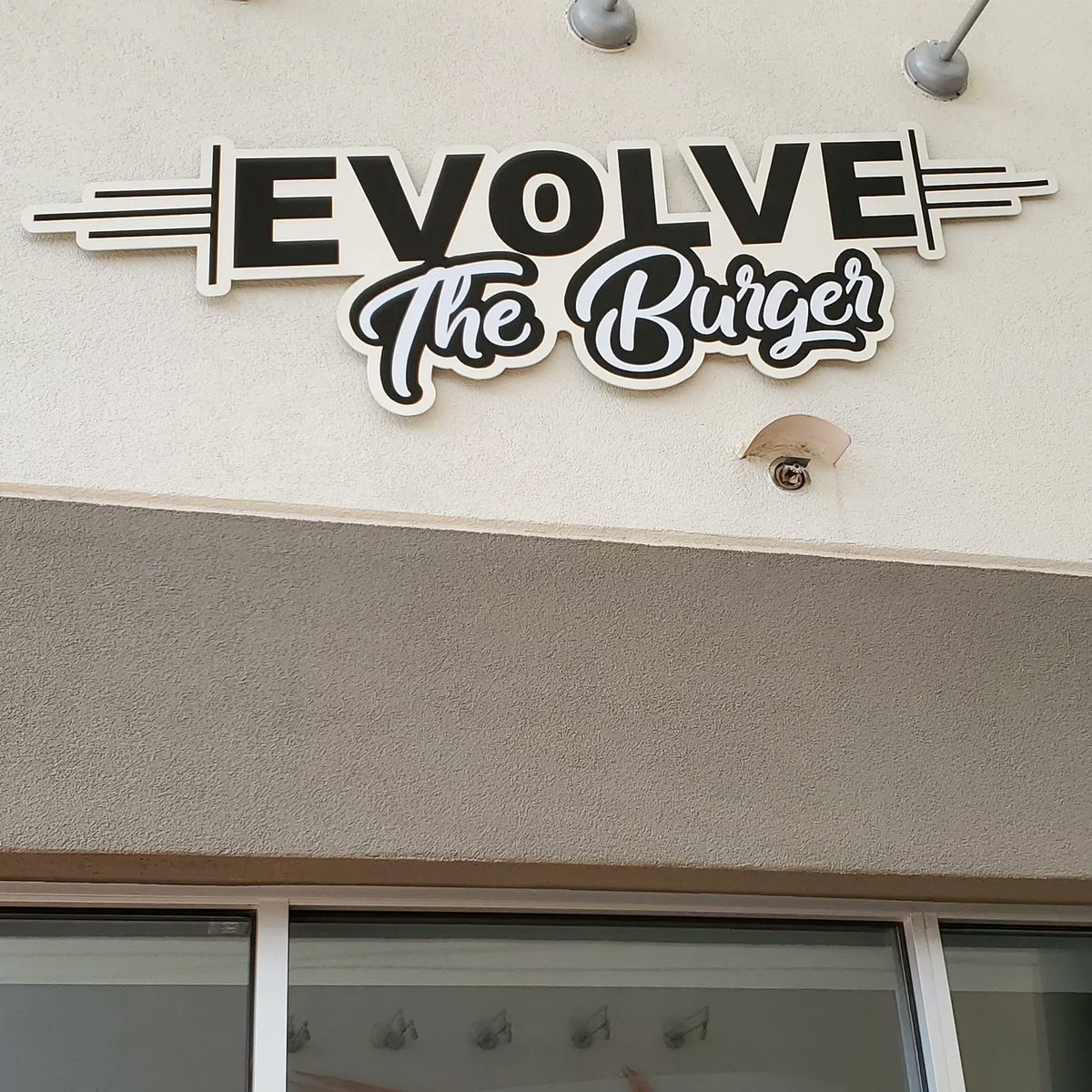 EvolveTheBurger's tweet photo. Second location inside @OKCOutlets is now open 11-7! Look for us across from the Nike Outlet! Come join us and let us know how we did! https://t.co/Nhkzmb2gws