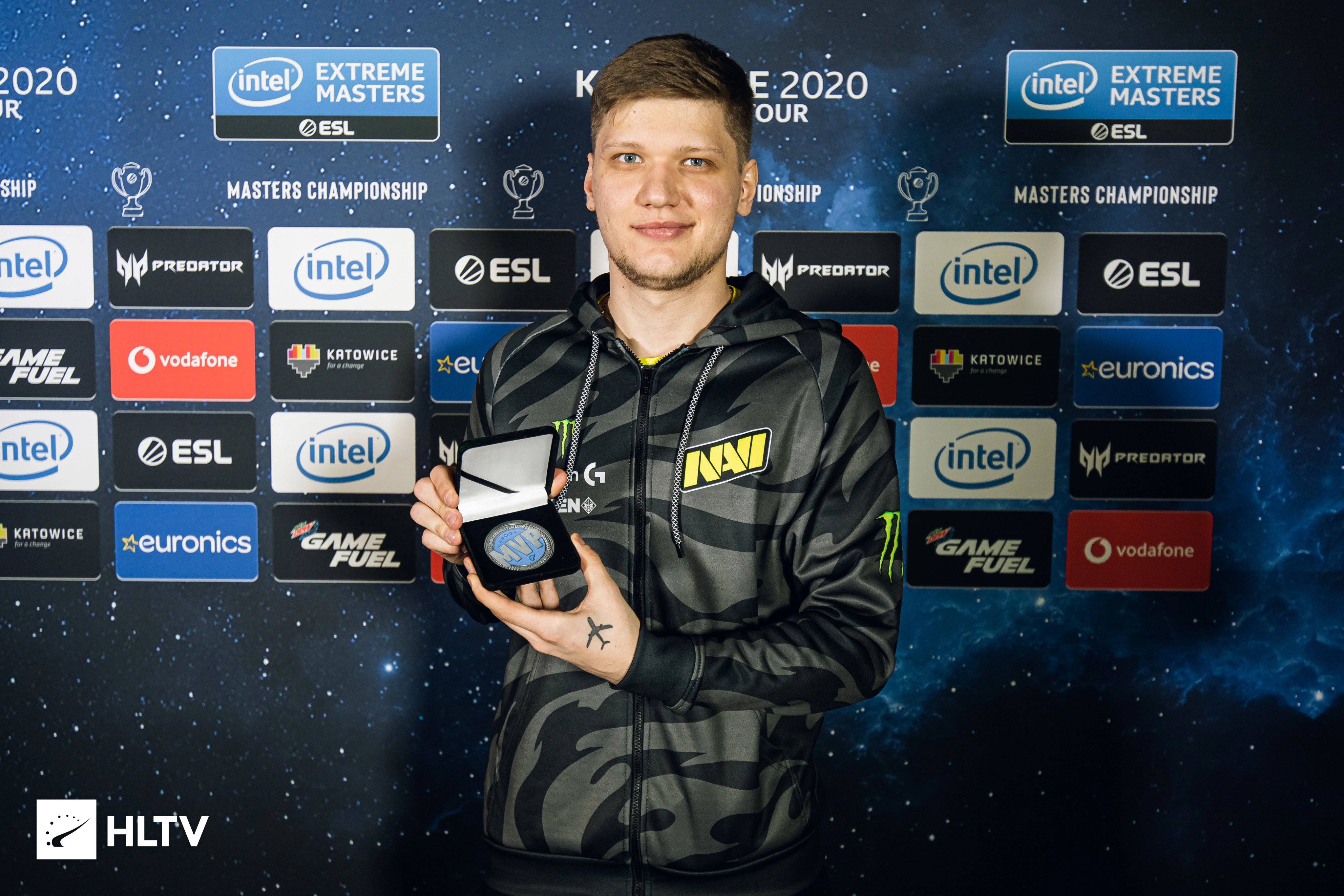 Александр s1mple Костылев