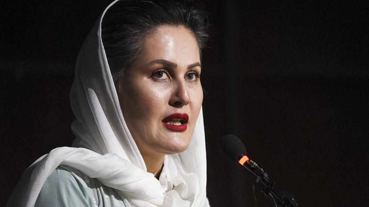 Afganistanlı yönetmen Sahraa Karimi sinema dünyasını Taliban'a karşı dayanışmaya davet eden bir mektup yayınladı.

Karimi'nin Kabil'in düşmesinden kısa bir süre önce yayınladığı metnin tamamını Türkçe olarak sunuyoruz: bit.ly/3g40nY3